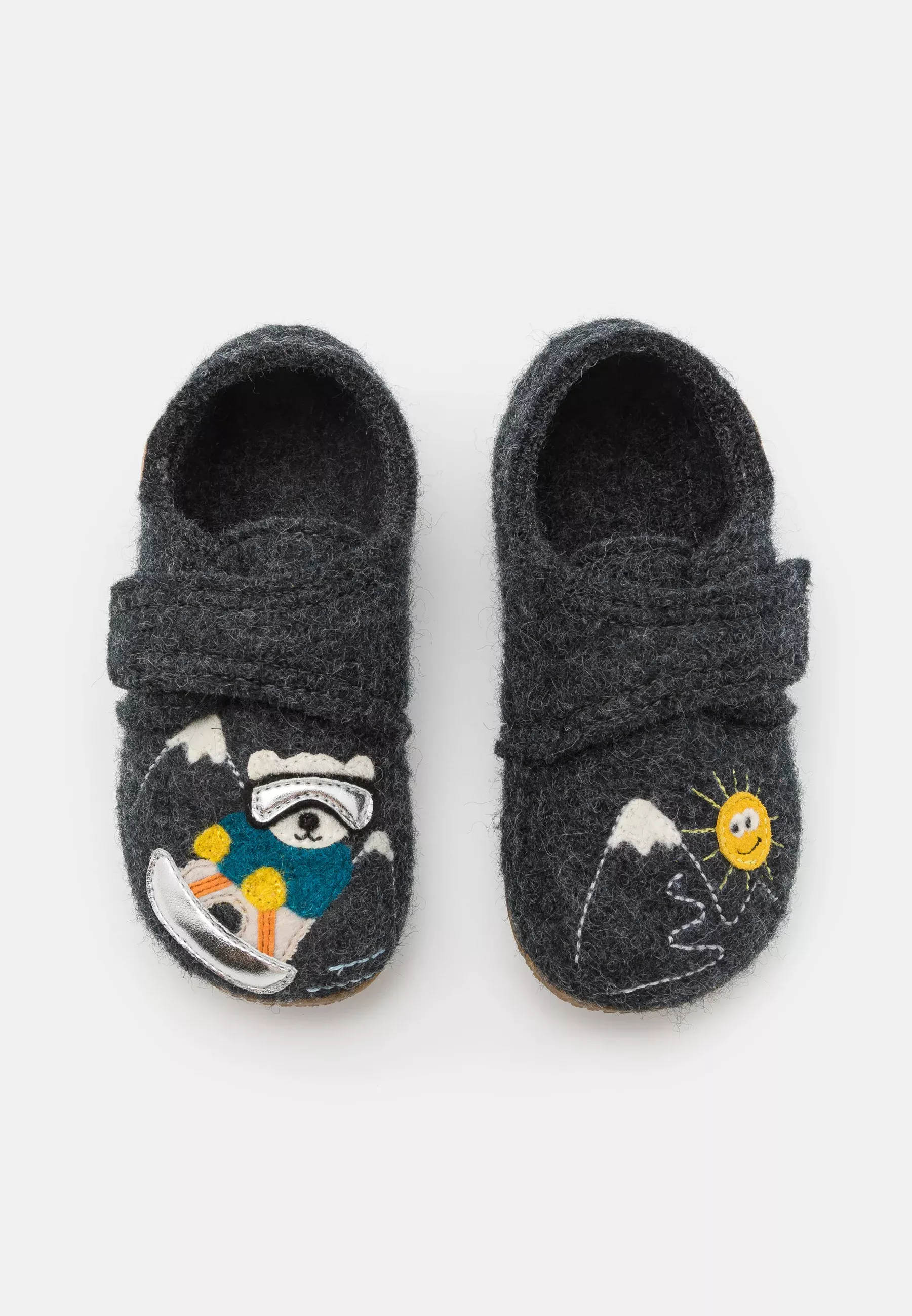 Kitzbühel ours snow laine